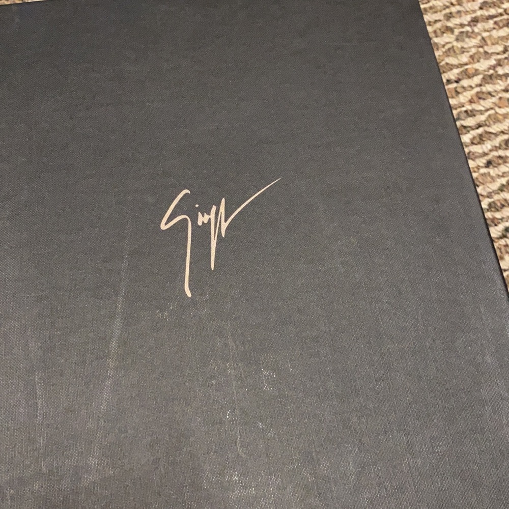 Giussepe zannotti stiletto pump